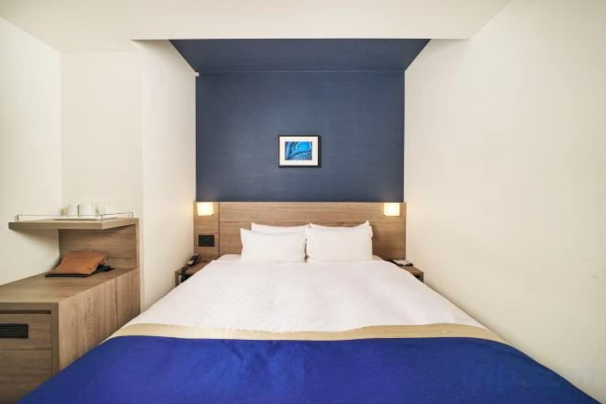 In-room safe, blackout drapes, iron/ironing board (on request)