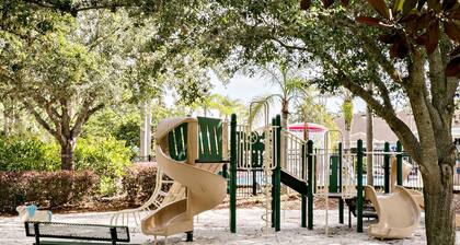 Modern Award Winning Newly Renovated, Gorgeous 2+2 Minutes Away From Disney