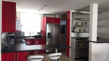 Fridge, microwave, oven, stovetop