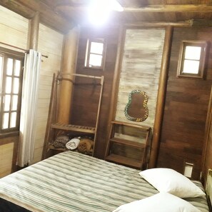 3 bedrooms, travel crib, free WiFi, bed sheets