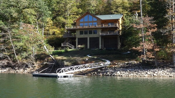 Exterior - MTN CABIN LAKEFRONT,CANOE/3 KAYAKS,POOL TABLE,DOCK,FIRE PIT, FIREPLACE,JACUZZI (Butler)