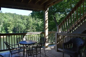 Outdoor dining - MTN CABIN LAKEFRONT,CANOE/3 KAYAKS,POOL TABLE,DOCK,FIRE PIT, FIREPLACE,JACUZZI (Butler)