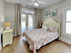 8 bedrooms, iron/ironing board, Internet, bed sheets