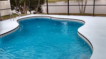 室外泳池、暖水池