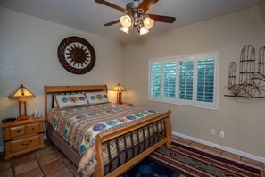 2 bedrooms, iron/ironing board, WiFi, bed sheets - Sedona Get-Away Sleeps  6 (Sedona)