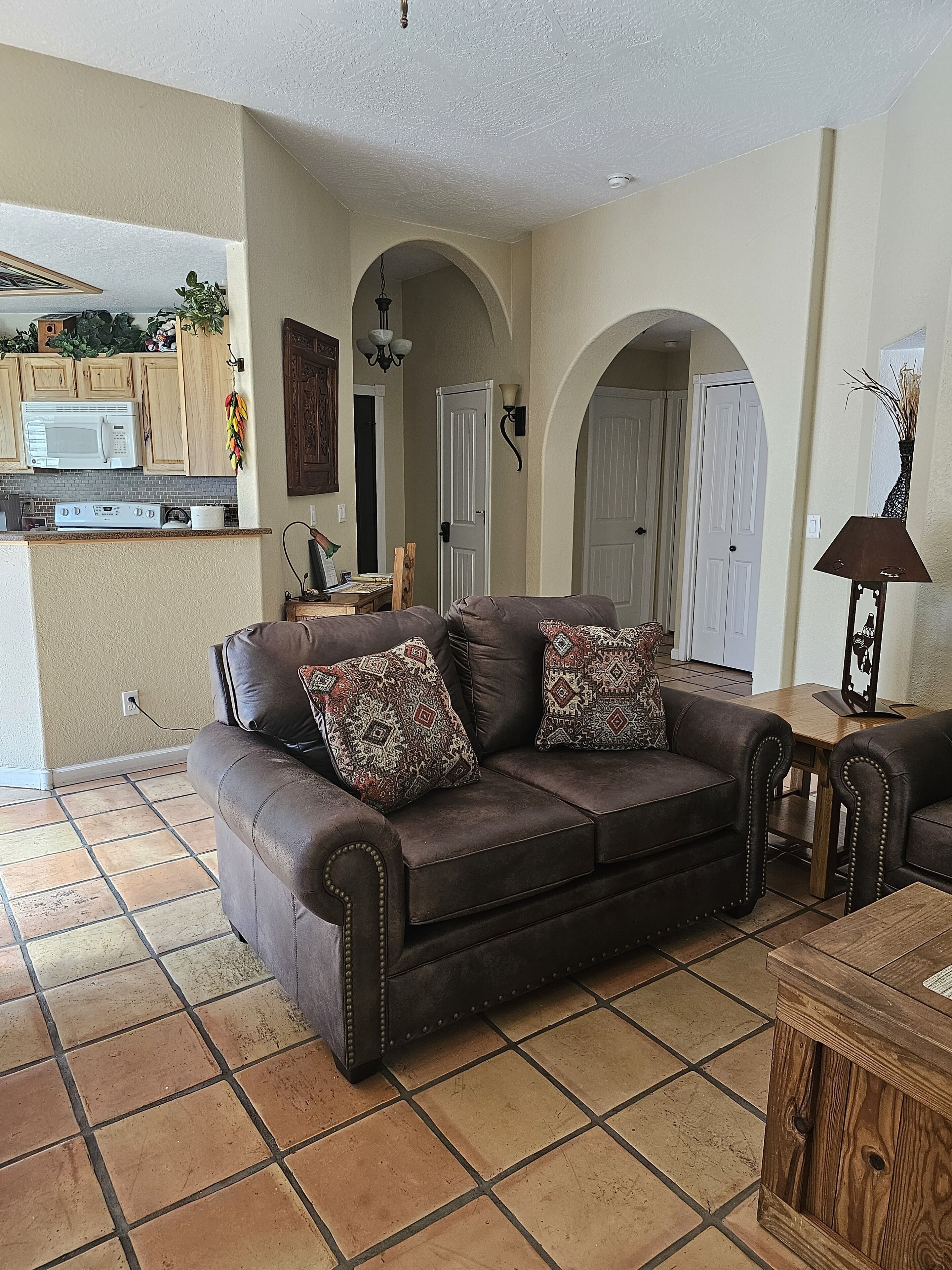 Sedona Get-Away in Oak Creek Sleeps  6