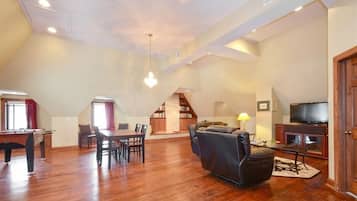Smart TV, fireplace, table football, ping pong