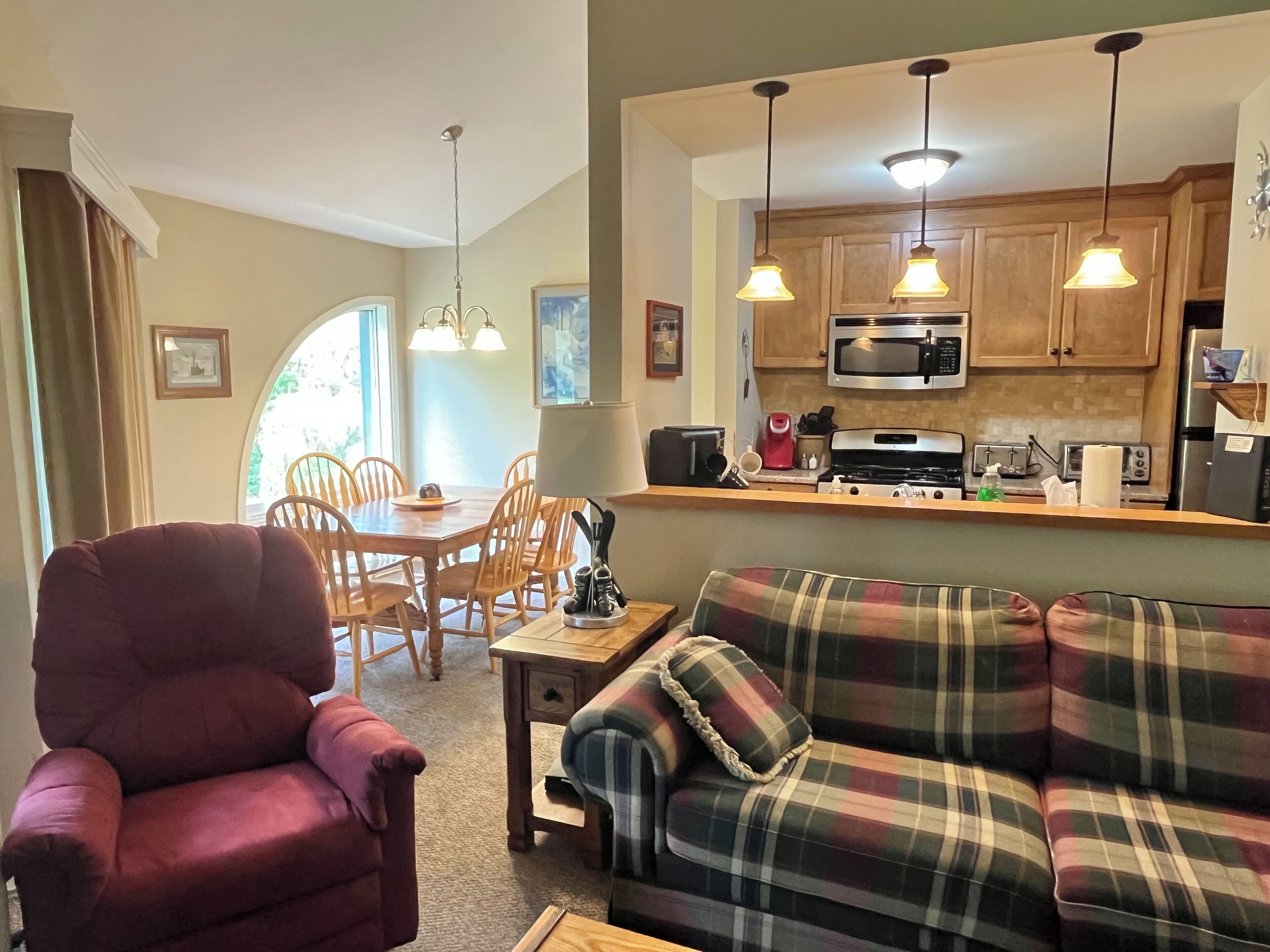 Mount Snow - Slope-side Cozy Condo -sleeps 6