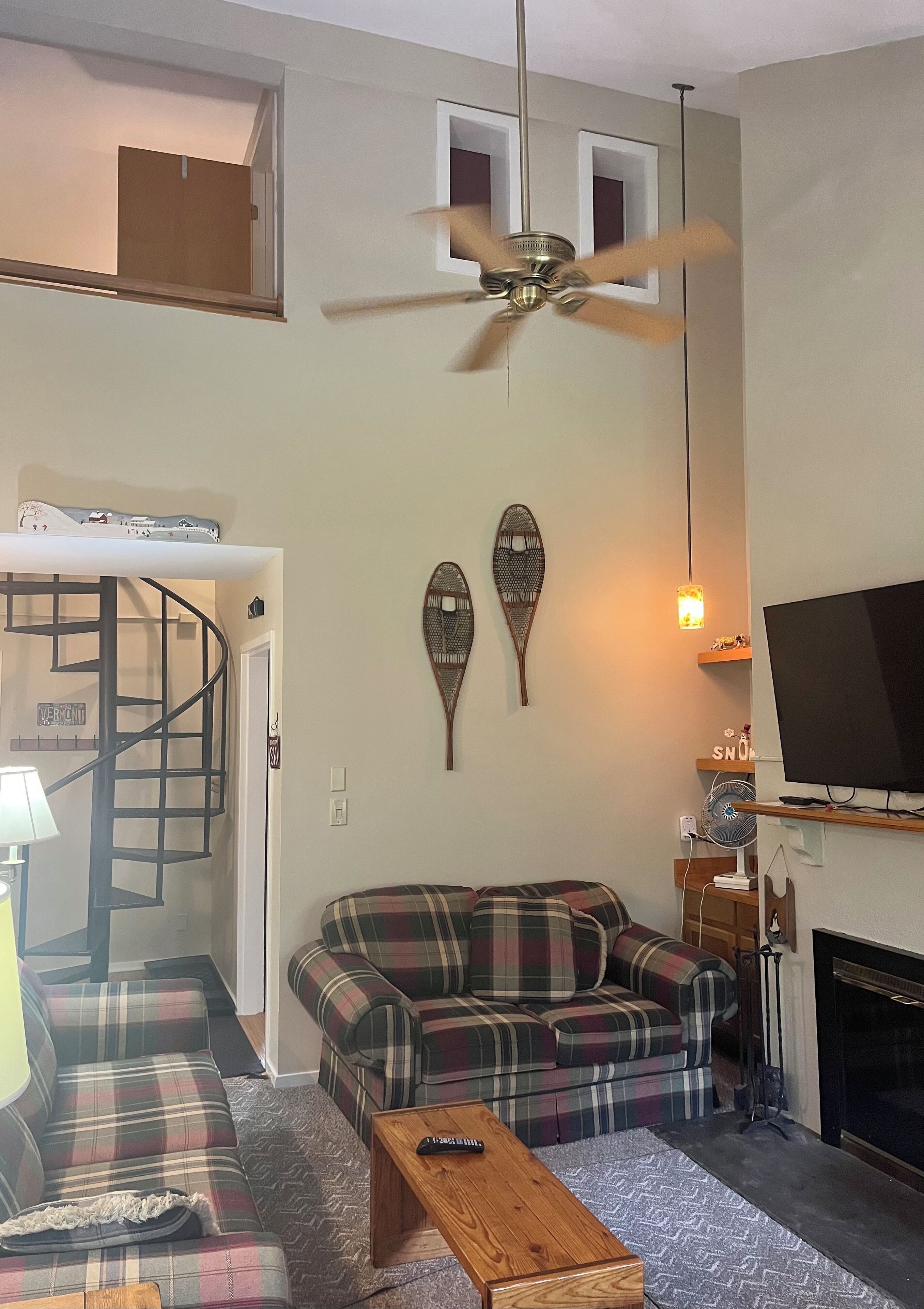 Mount Snow - Slope-side Cozy Condo -sleeps 6