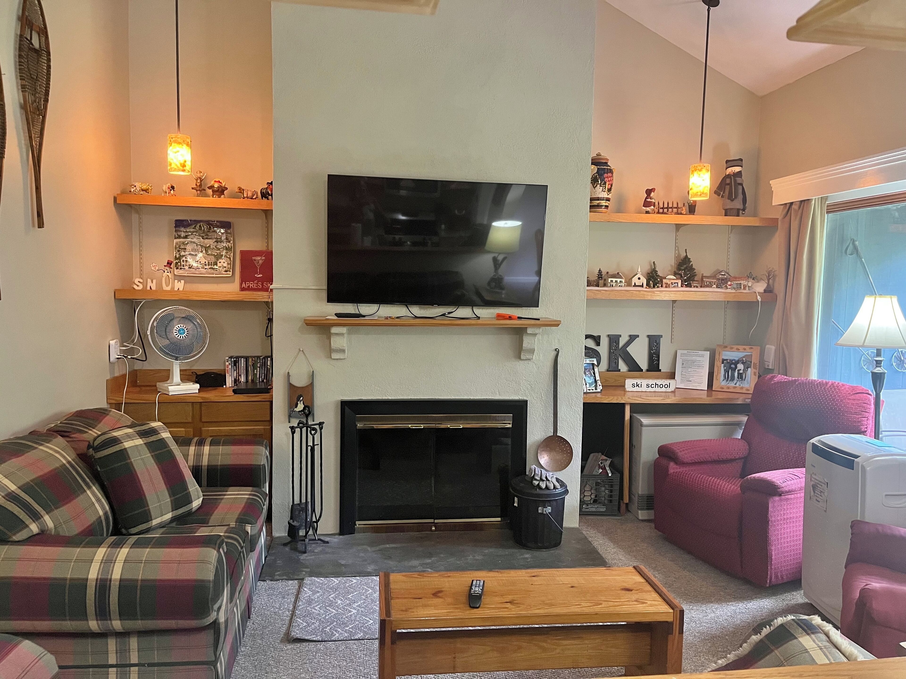 Mount Snow - Slope-side Cozy Condo -sleeps 6