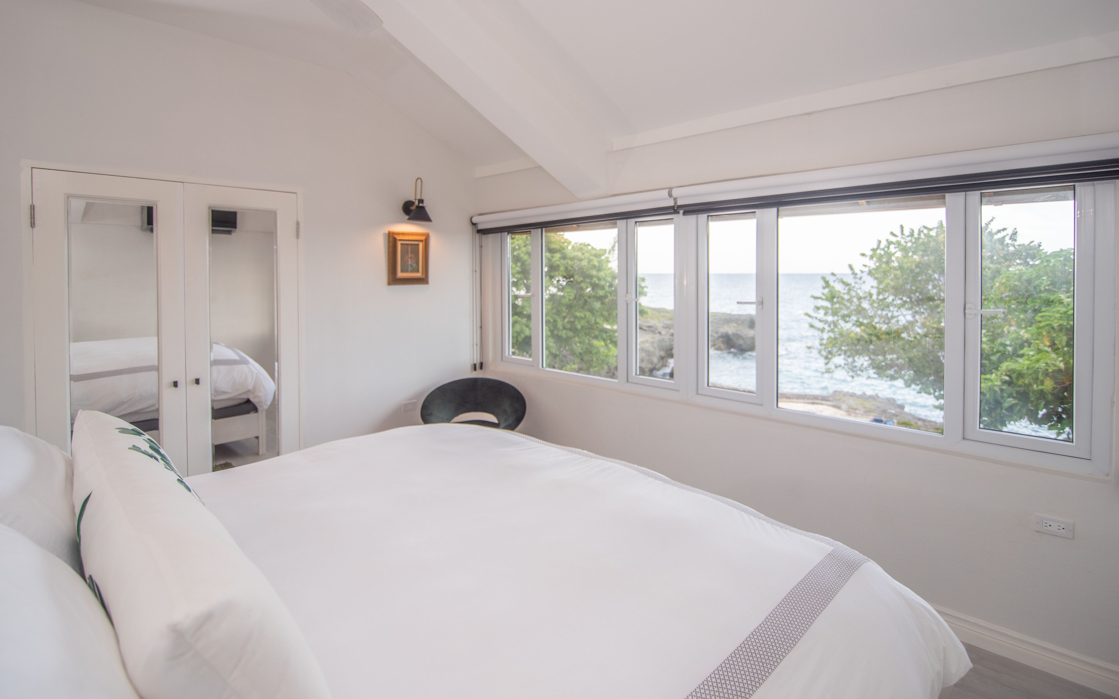 3 bedrooms, in-room safe, desk, iron/ironing board