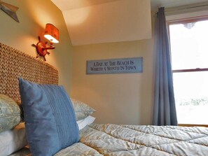 3 bedrooms, iron/ironing board, WiFi - Centrally Located Victorian Style Home Near Harbor & Village (1428) (Wellfleet)