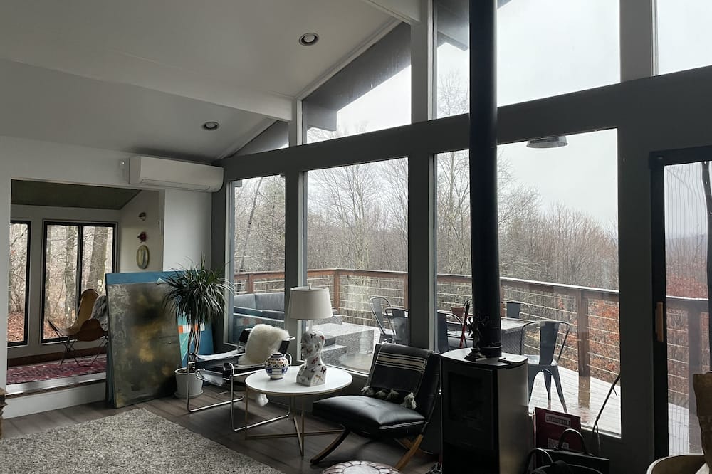 Designer Mountain Cabin w\/ Hot Tub\/Spa & Private Heated Pool
