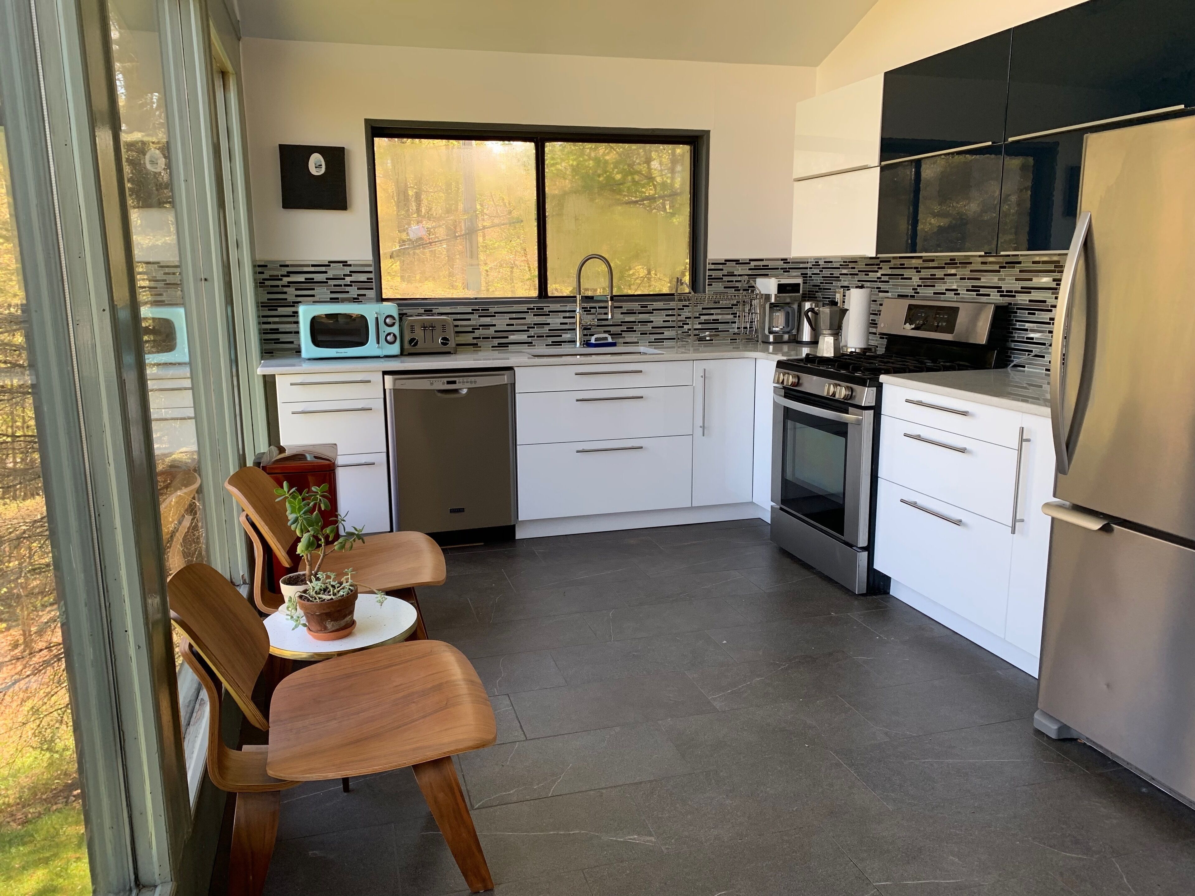 Designer Mountain Cabin w/  Hot Tub/Spa & Private Heated Pool