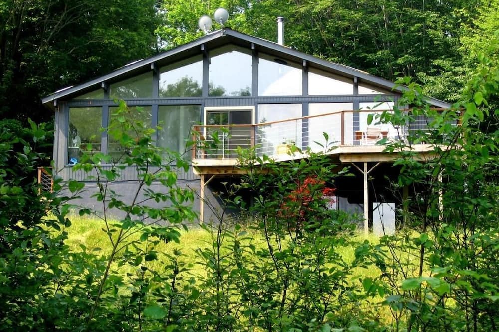 Designer Mountain Cabin w/  Hot Tub/Spa & Private Heated Pool