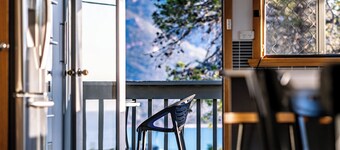 The Lookout ~ Situé dans le centre de Coles Bay