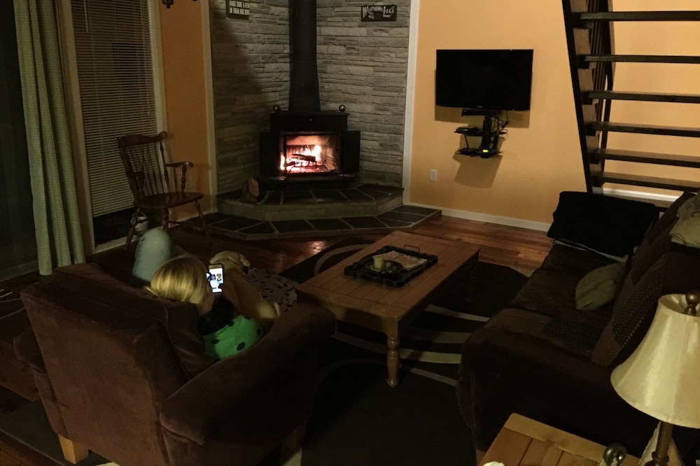 Lakeside barn wood cottage just remodeled with all the modern Conveniences!