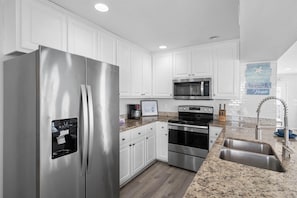 Coffee/tea maker, fridge, microwave, oven - Gulf Front Escape | Hot Tub, Rooftop Views, and Game Room (Dauphin Island)