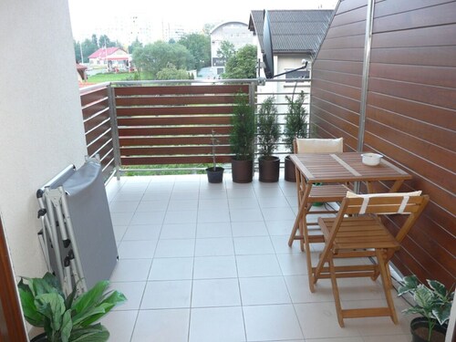 Apartamento de 2 plantas con sauna y jacuzzi.