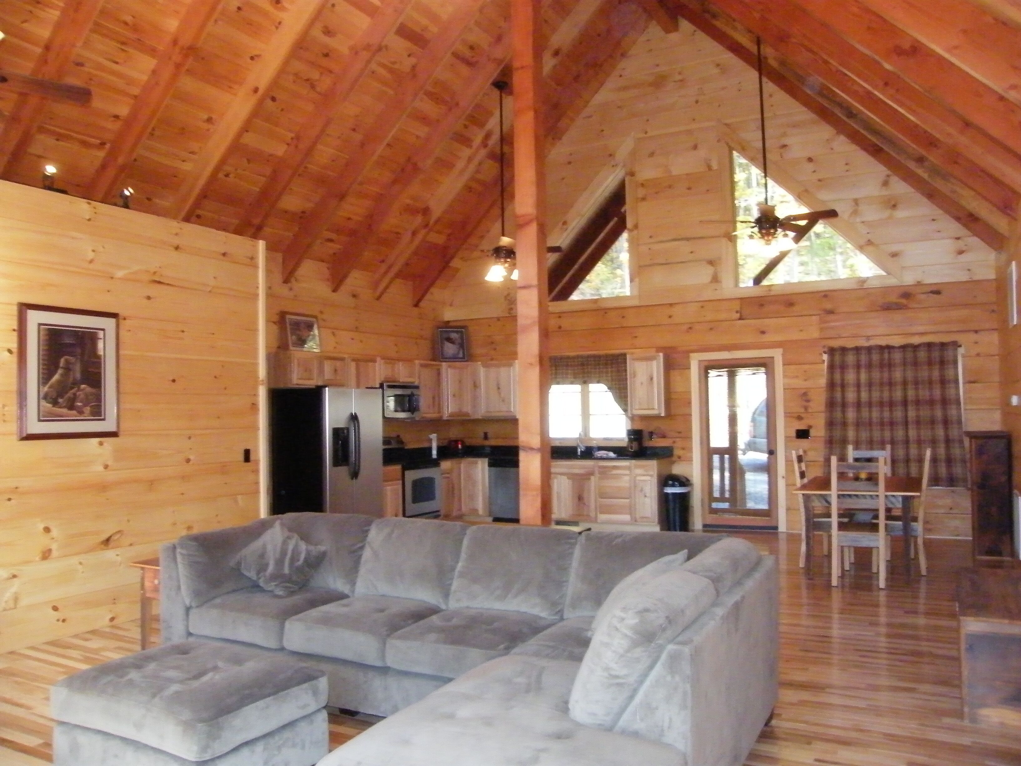 Holiday Mountain Log Cabin - A New Luxury Log Cabin Close To Luray