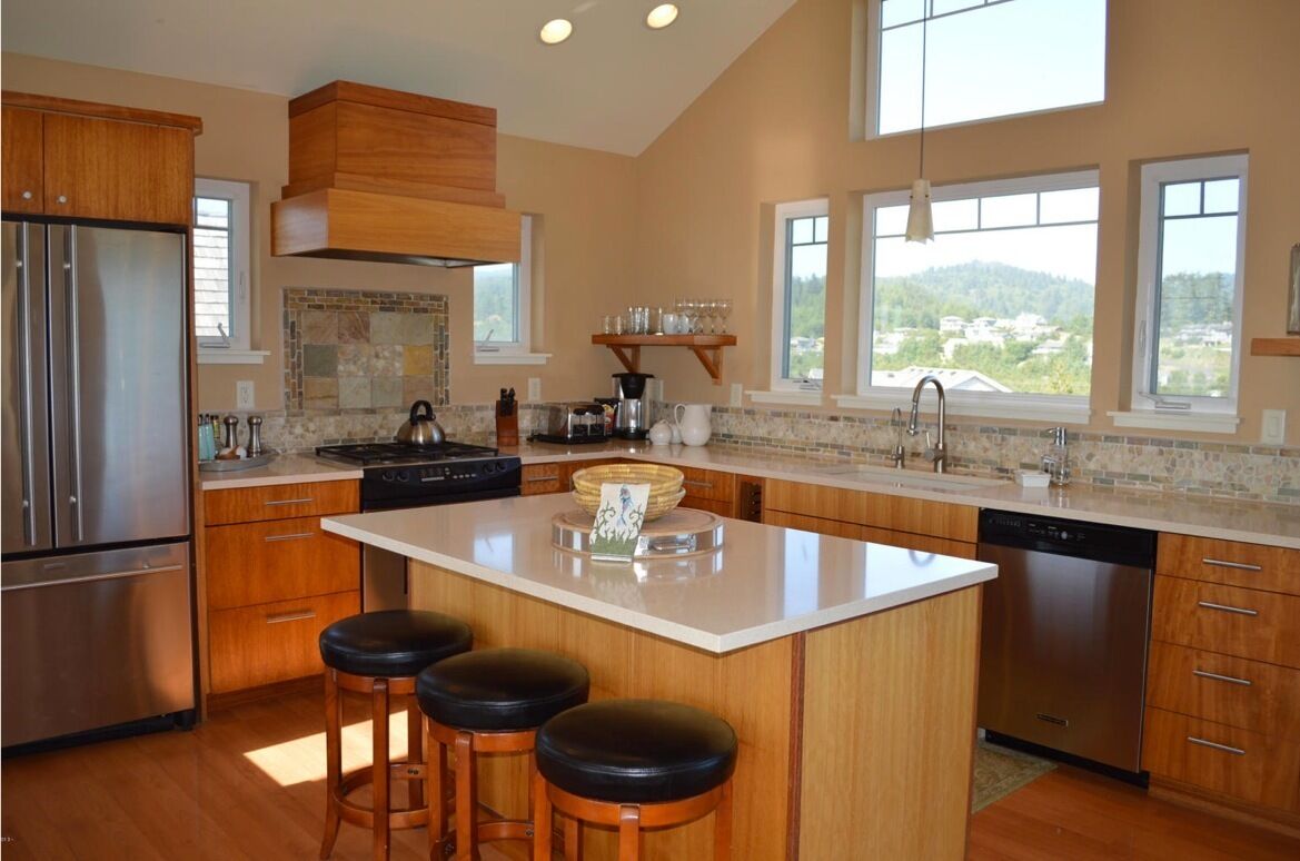 Kiwanda Kove In Pacific City With Amazing Views Of Ocean