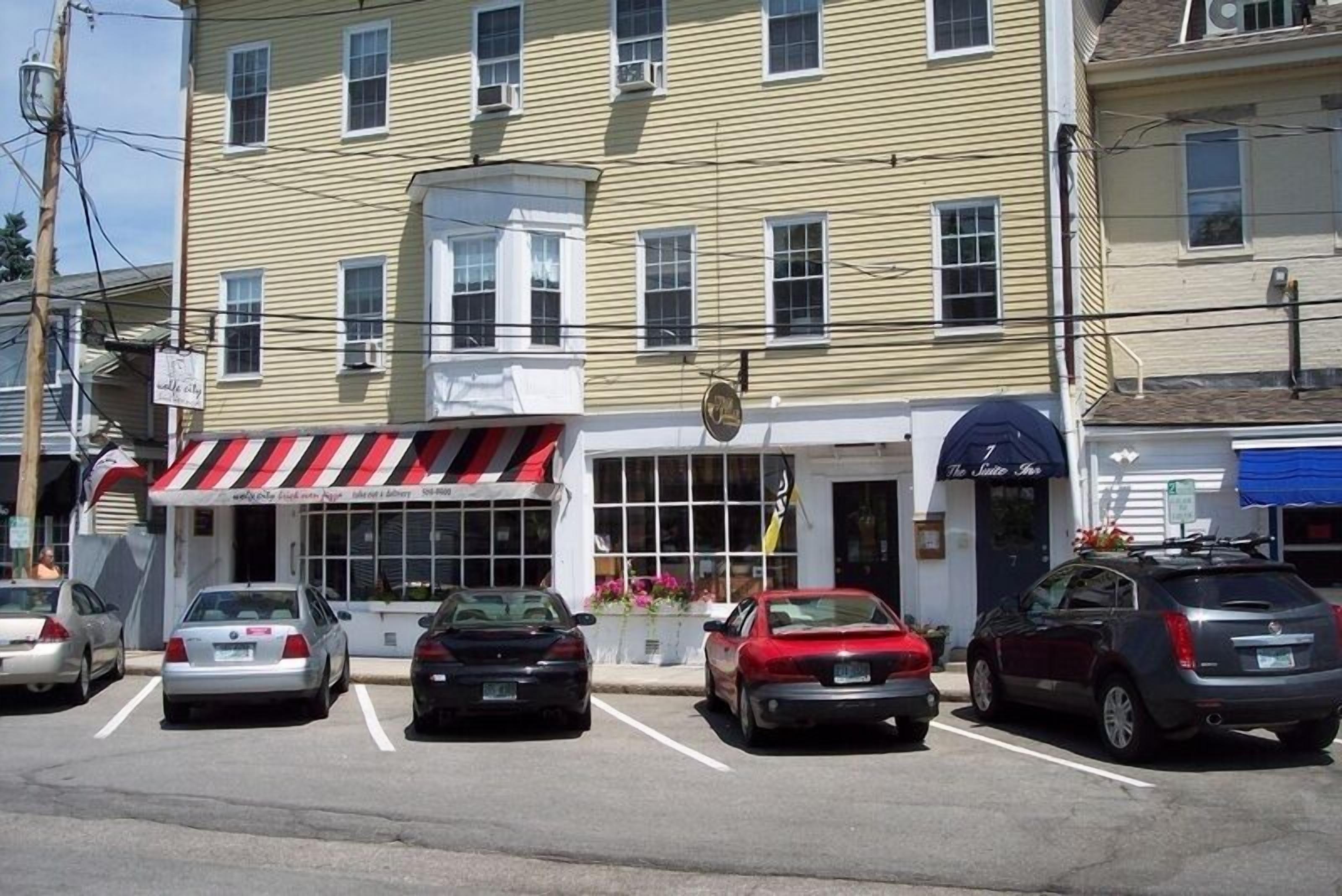 Park your car and explore Wolfeboro on foot!