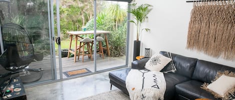 TV, Netflix, streaming services