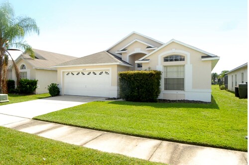 Fabulous South Facing Lakeside Villa with Private Pool, all at ground level.