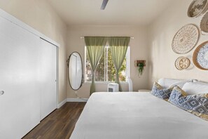 2 bedrooms, desk, iron/ironing board, free WiFi