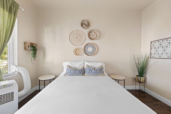 2 bedrooms, desk, iron/ironing board, free WiFi