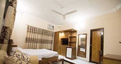 Le Chateau cheap prices Boutique hotel in Gulshan