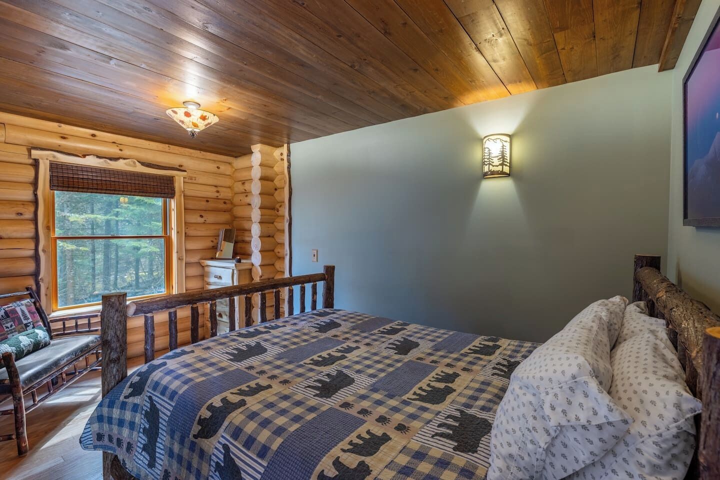 Skrivebord, strykejern/-brett, wi-fi og sengetøy