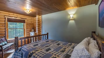 Skrivebord, strykejern/-brett, wi-fi og sengetøy