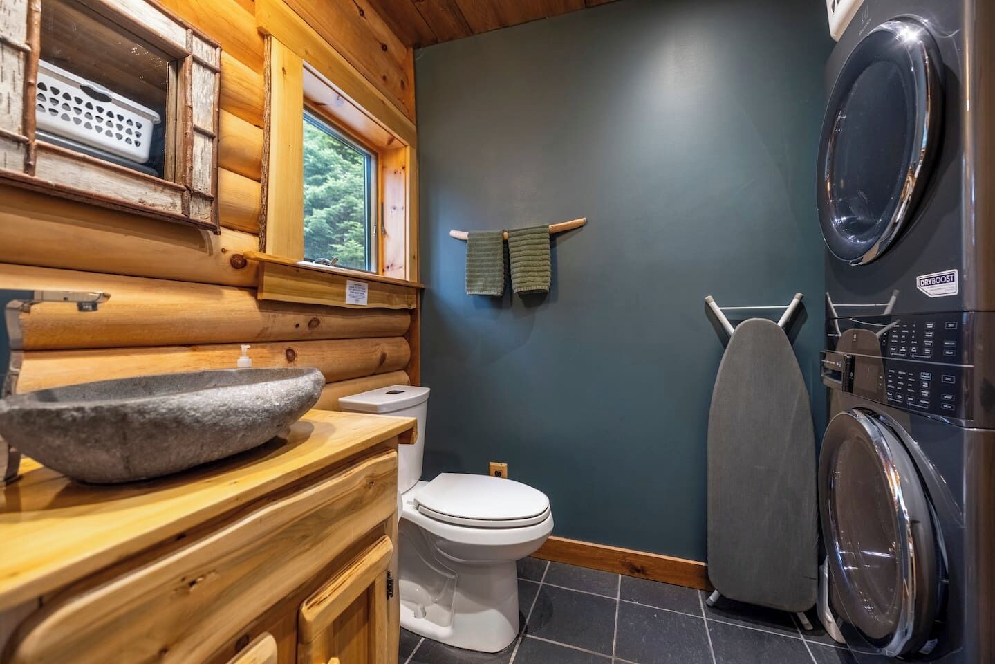 Badkar/dusch, hårtork och handdukar