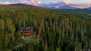 Exterior - River Road Log Lodge overlooking Whiteface Mt (Lake Placid)