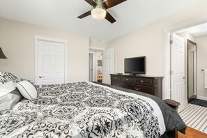 3 bedrooms, iron/ironing board, free WiFi, bed sheets