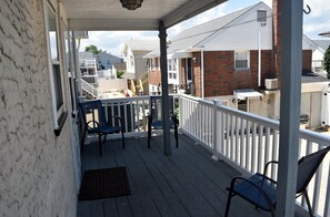 Property grounds - Seaside - 5+Bedroom house, w/10 beach badges & parking - walk to beach (Seaside Heights)