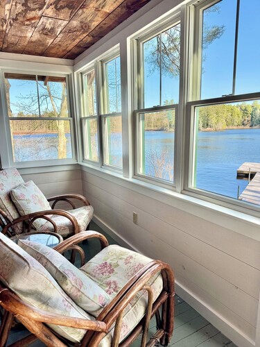 Updated lake cottage right on Damariscotta Lake. 