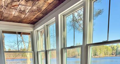 Updated lake cottage right on Damariscotta Lake.