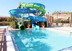 Piscine extérieure, piscine chauffée