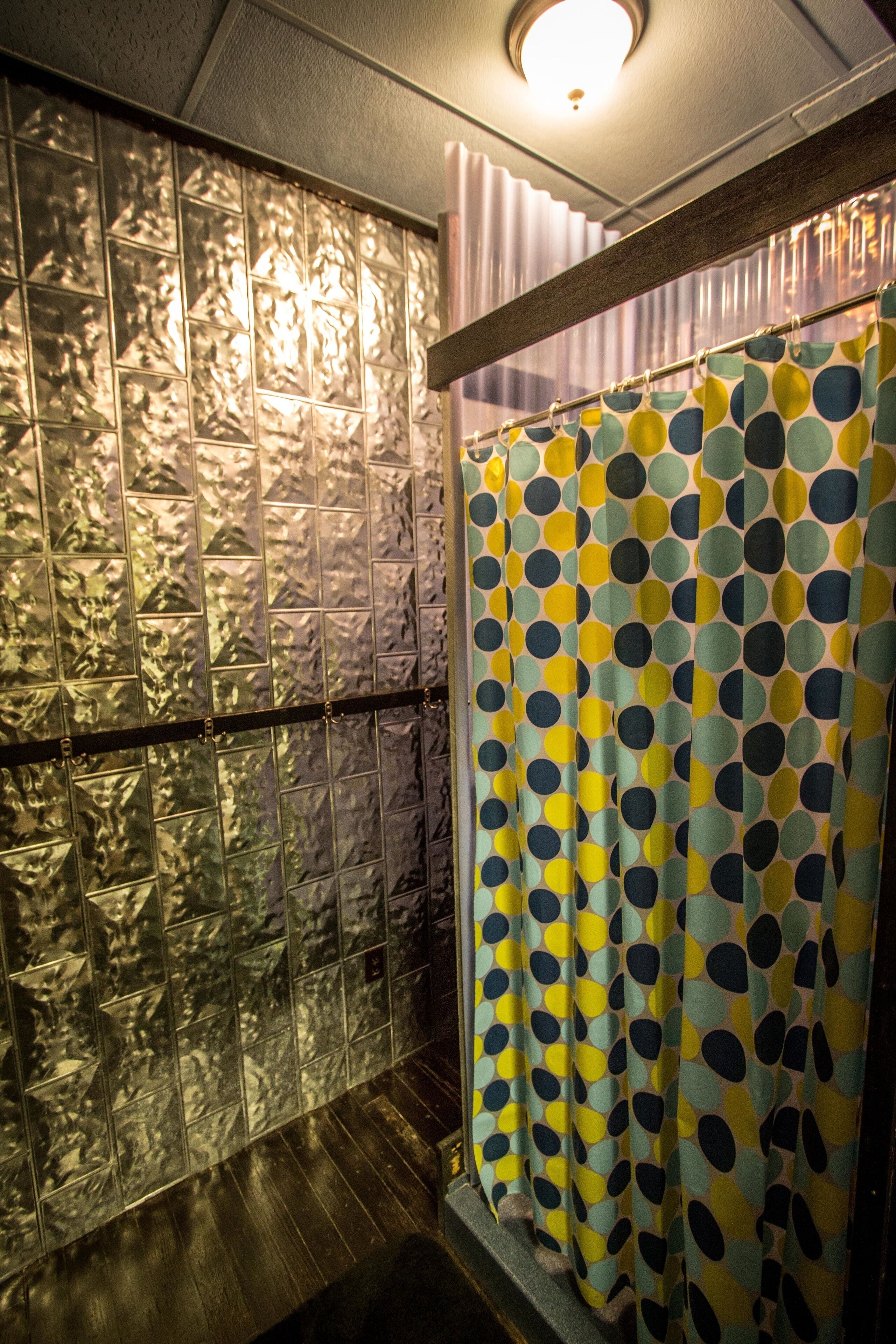 The Squeeze Box :   Rated #1 in 5 Stars  ★★ ★ ★ ★  by our guests