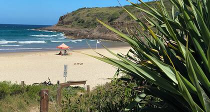 Stuarts Point - Relaxed Coastal Coolest Location in Town - Opposite The River.