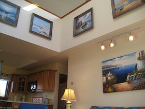 Interior - Walk to beach, Huge deck off spacious new kitchen, roof-deck, king master (Middletown)