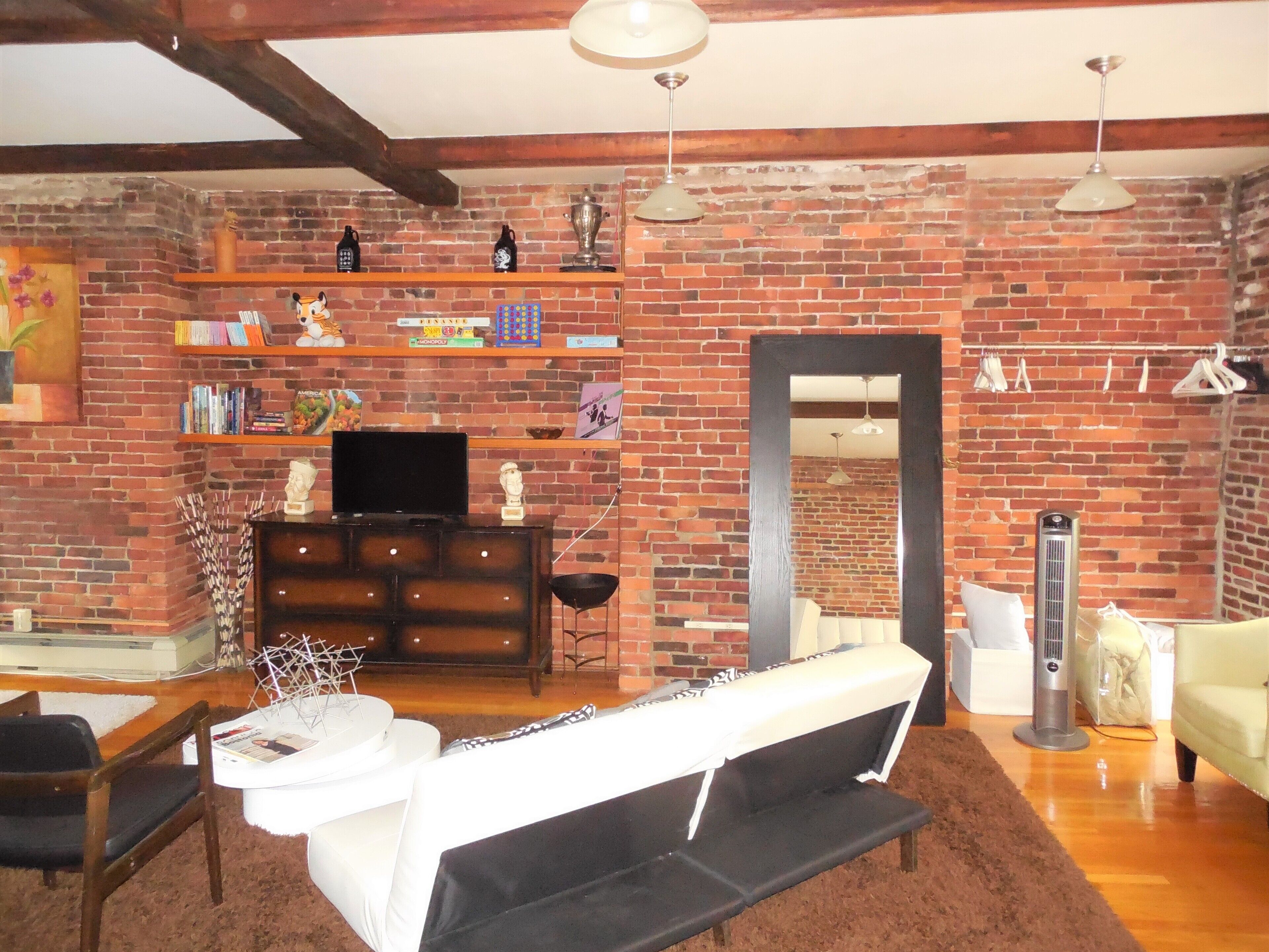 Charming House In Downtown Boston, Nearby Attractions, Parking & Free WiFi
