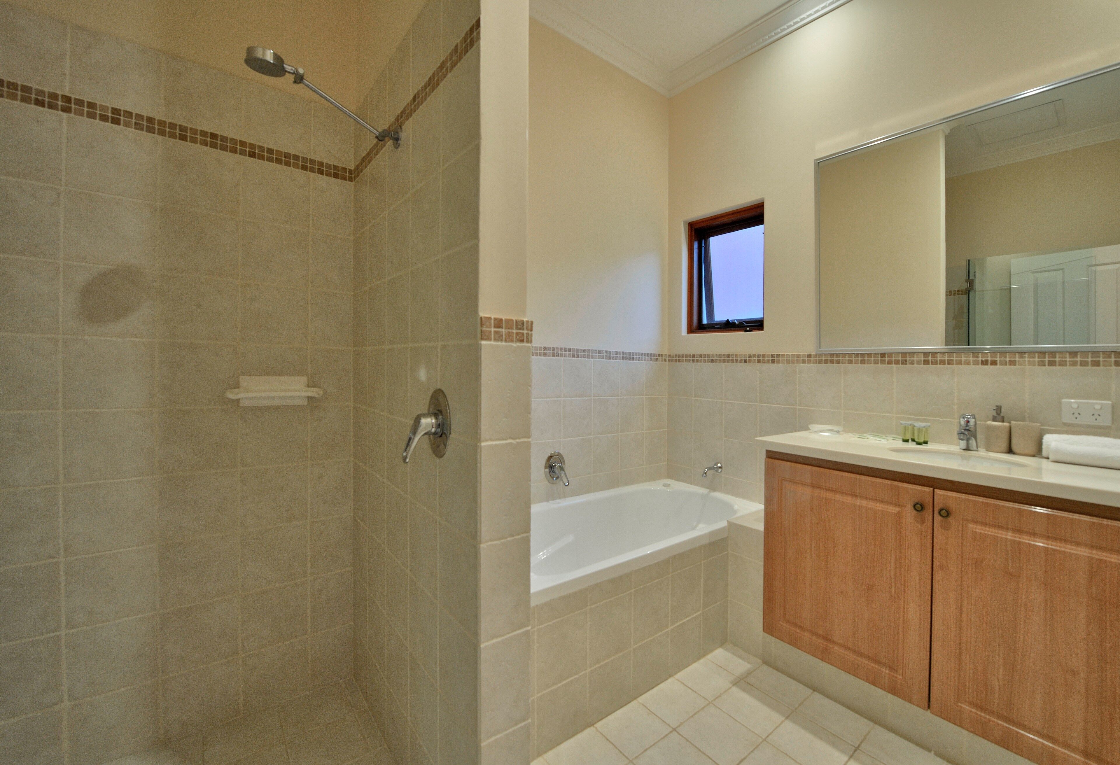 Canal Riviera - Free Wifi — image 25