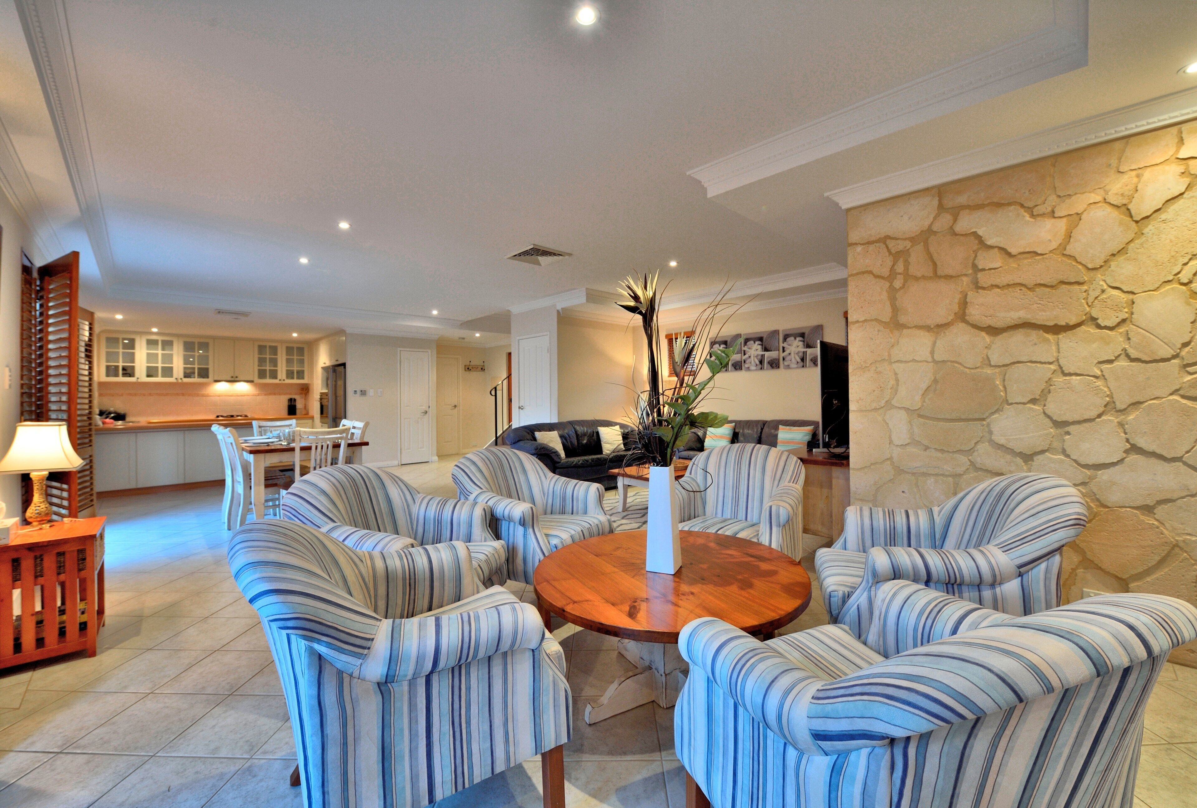 Canal Riviera - Free Wifi — image 13