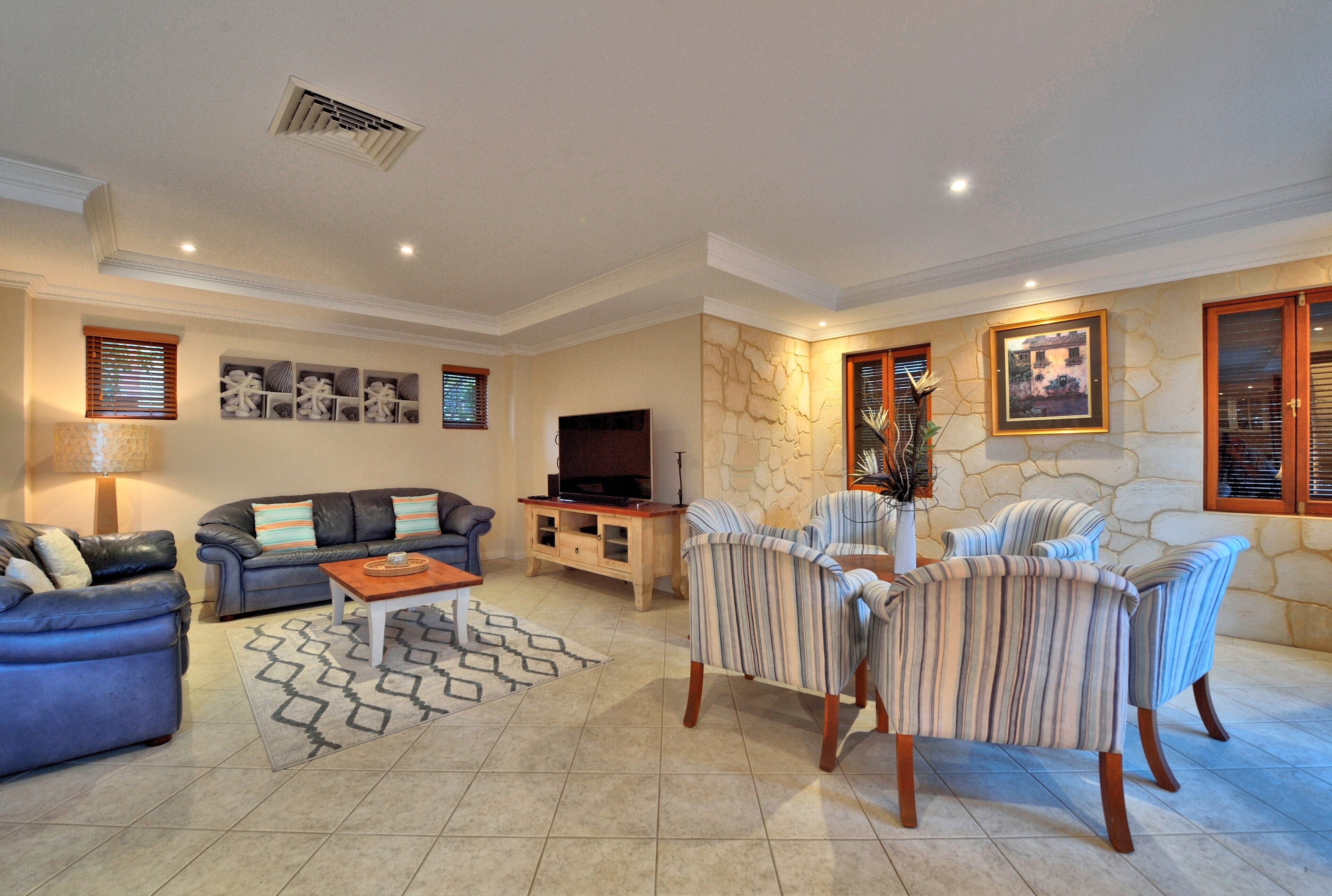 Canal Riviera - Free Wifi — image 14