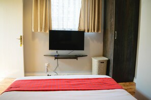1 slaapkamer, een strijkplank/strijkijzer, internet, beddengoed