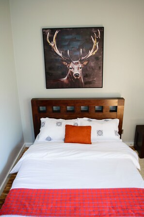 1 slaapkamer, een strijkplank/strijkijzer, internet, beddengoed