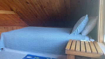 3 bedrooms, travel cot, free WiFi, bed sheets